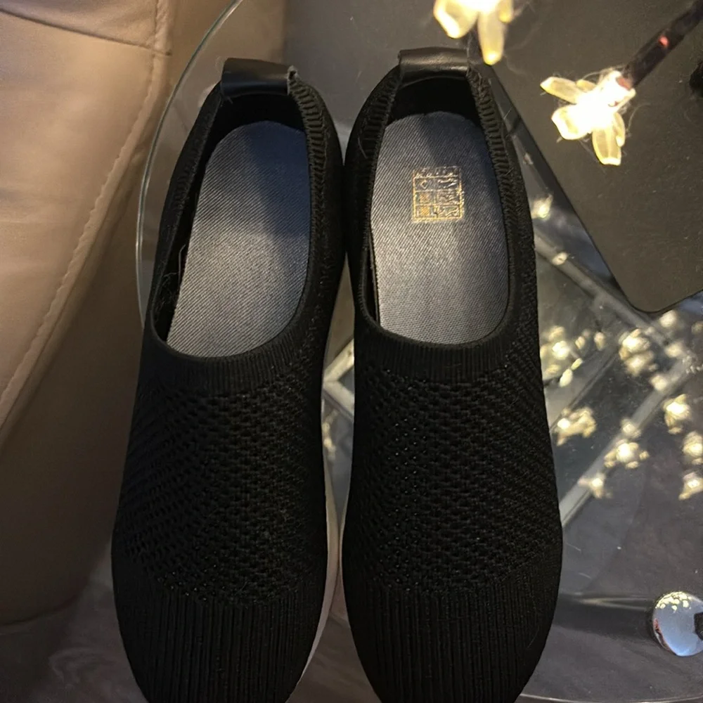 Black Slip-On Platform Sneakers for Women - Comfortable Knit Casual Shoe